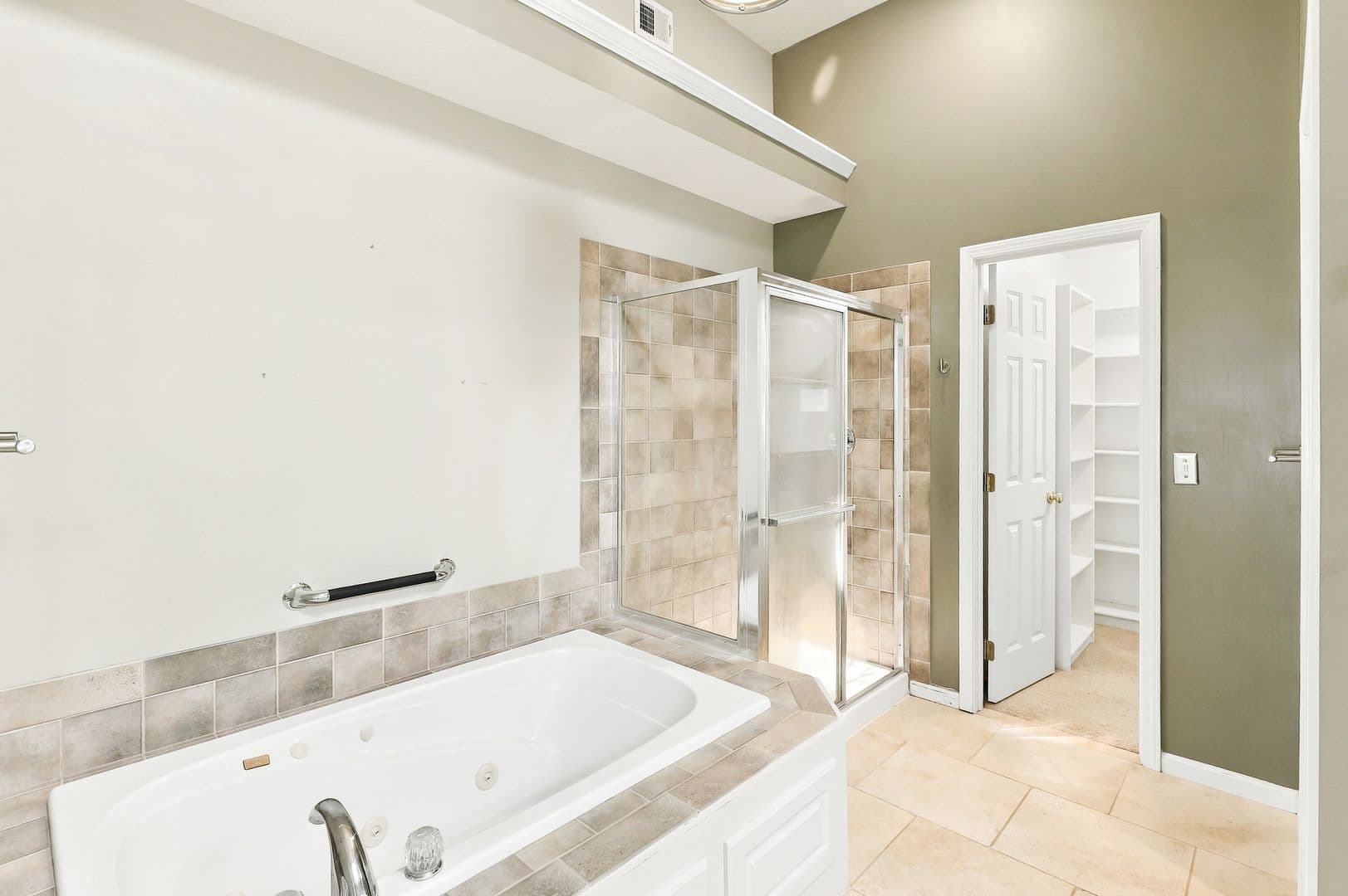 Kansas City House: 6320 N Nevada Ave
