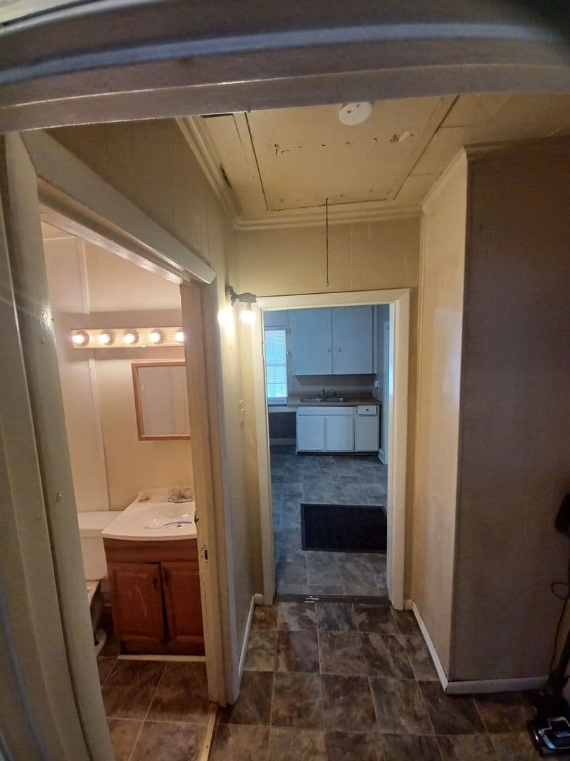 Topeka House: 1419 NW Logan Street