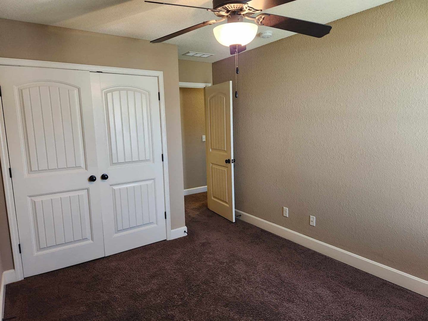 Kansas City Townhome: 9426 N Lenox Ave