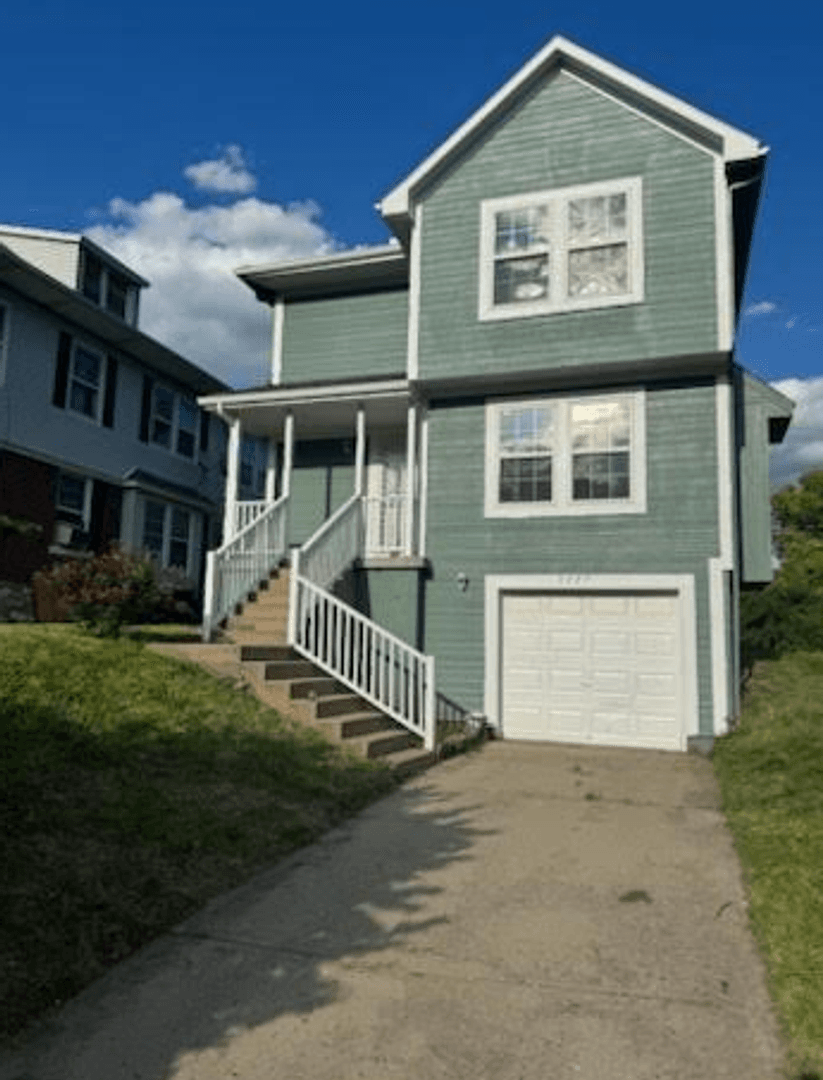 Kansas City House: 3227 Park Ave