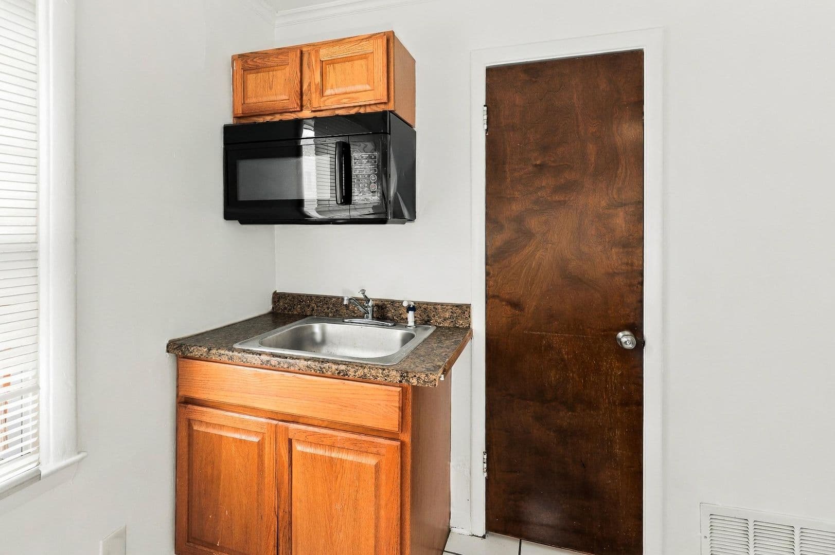 Topeka Apartment: 1239 SW Oakley Ave., Apt #2
