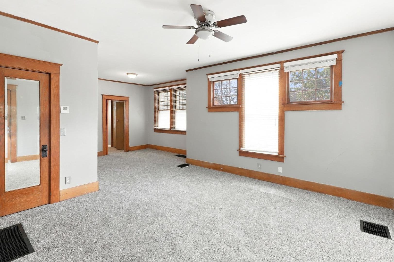Topeka House: 1528 SW Central Park Ave.