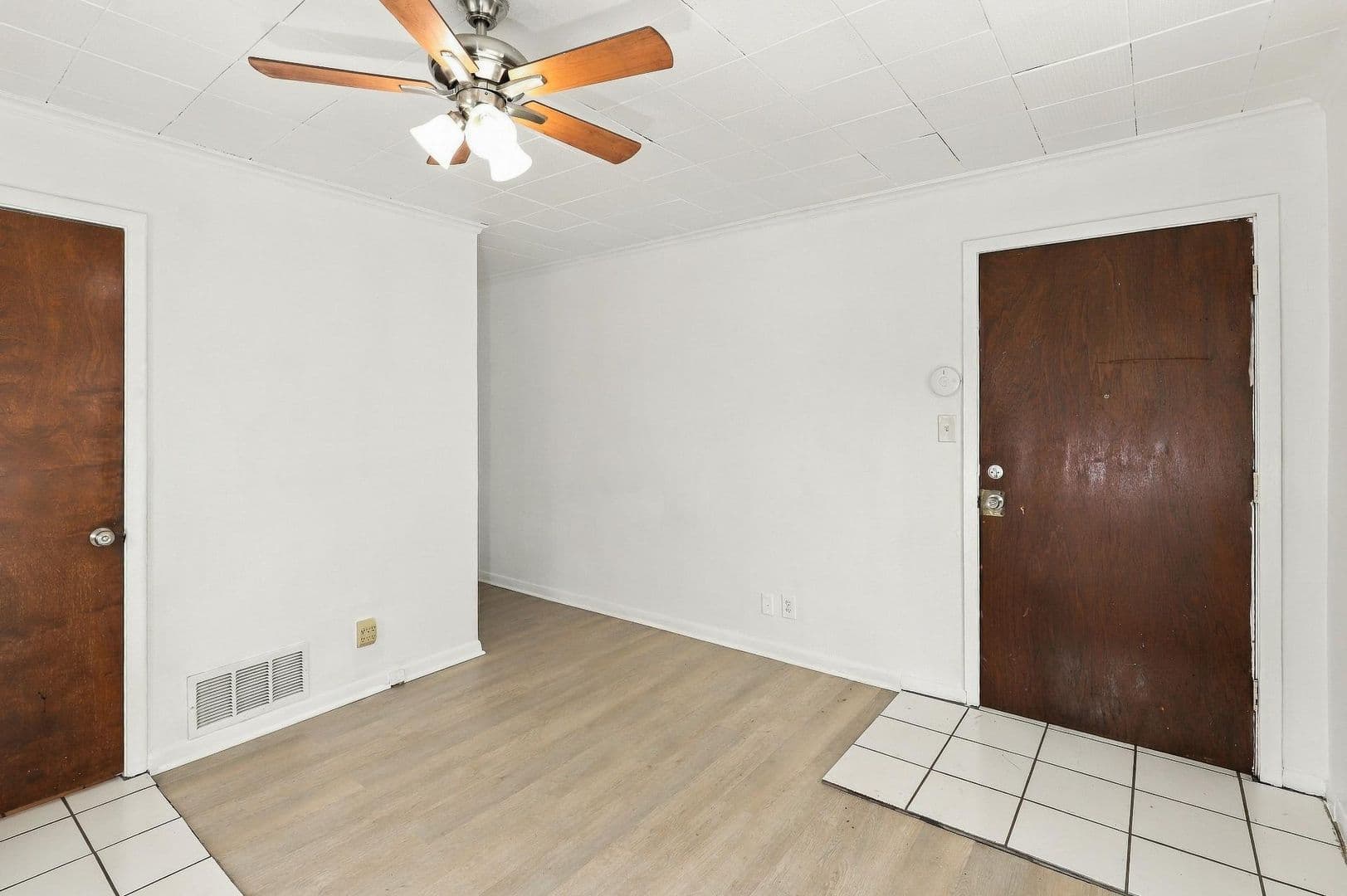 Topeka Apartment: 1239 SW Oakley Ave., Apt #2