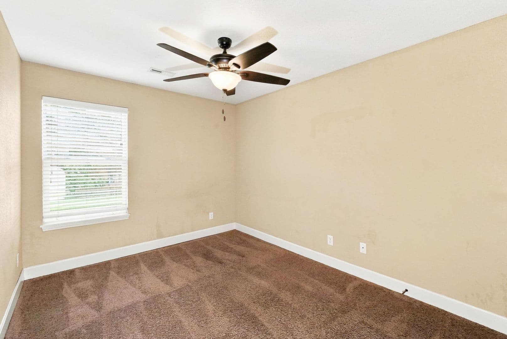 Kansas City Townhome: 9426 N Lenox Ave