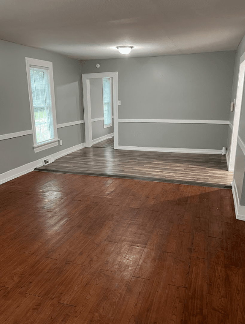 Topeka House: 1021 SW Woodward Ave