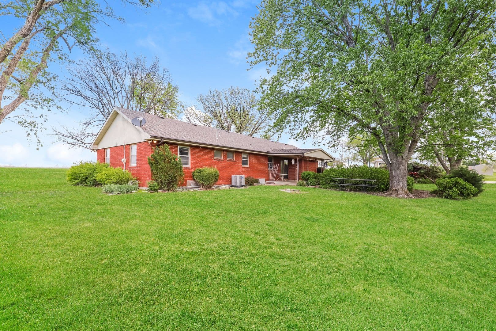 Topeka House: 3445 SE 45th Street