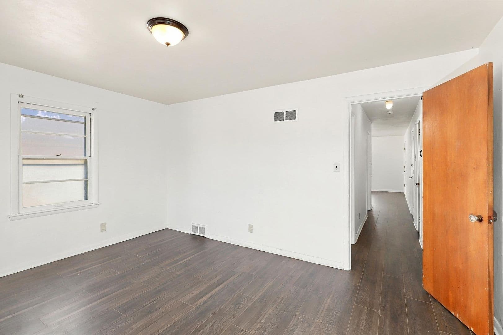 Topeka Apartment: 1239 SW Oakley Ave., Apt #3