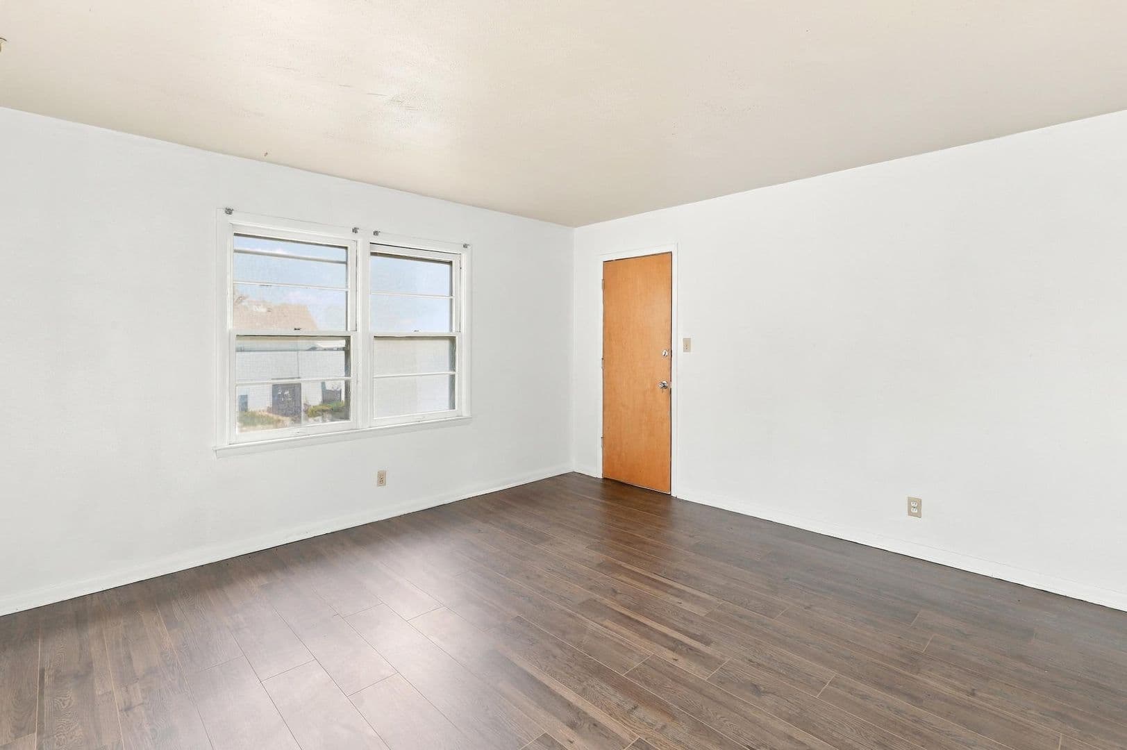 Topeka Apartment: 1239 SW Oakley Ave., Apt #3