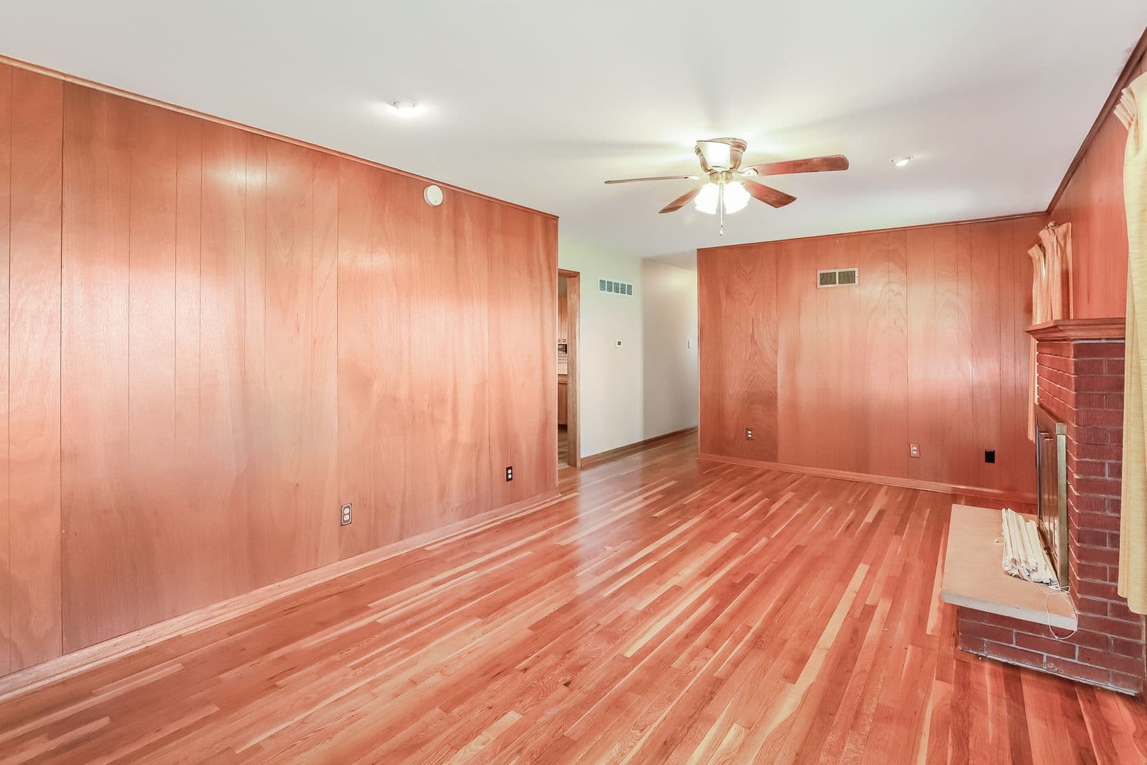 Topeka House: 3445 SE 45th Street