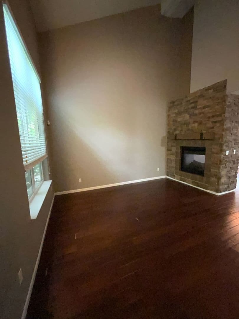 Albuquerque House: 10115 Avenida Vista Cerros NW