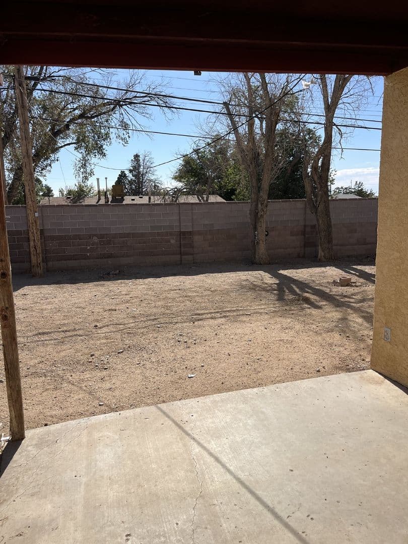 Albuquerque House: 10508 Love Ave NE