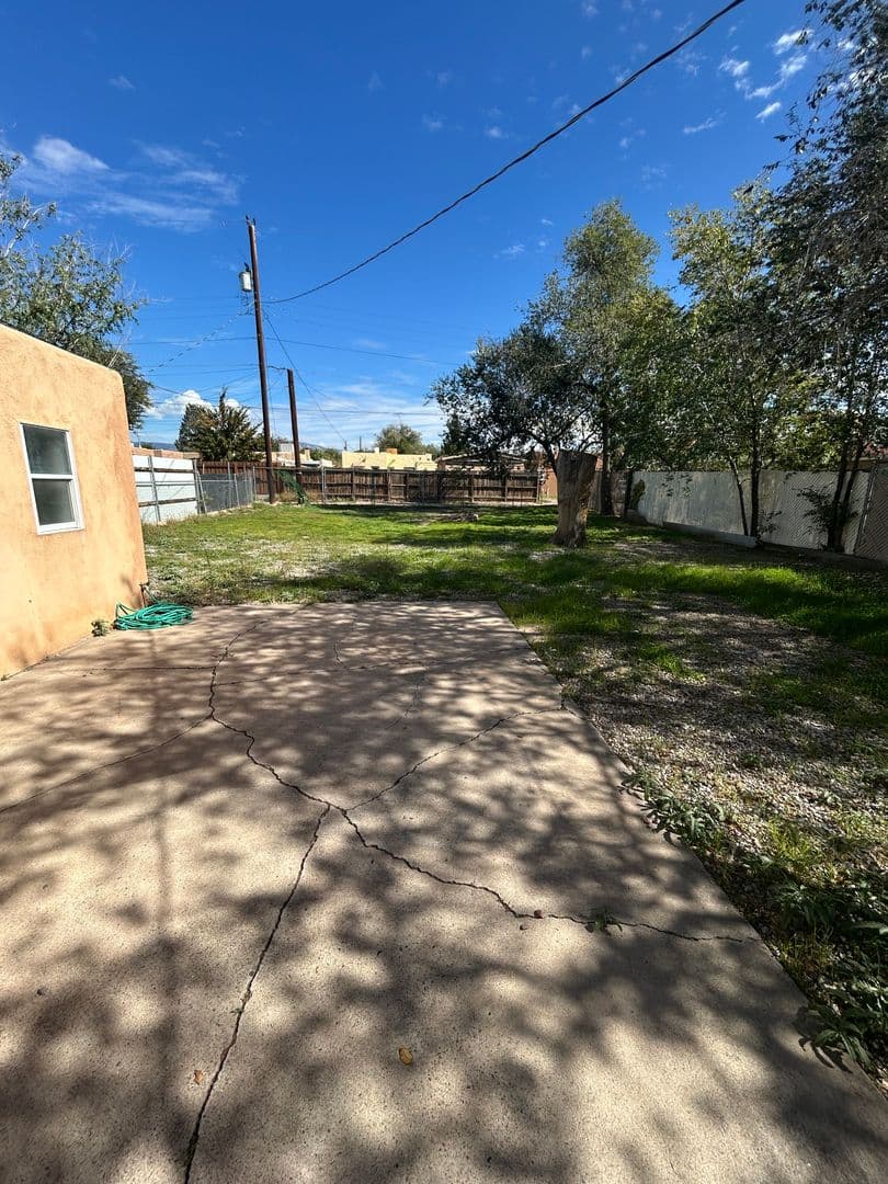Albuquerque House: 418 Cornell SE