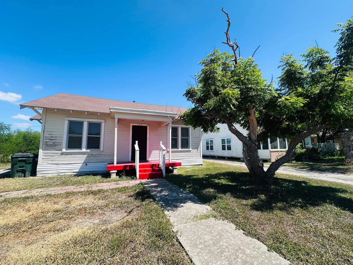 Taft House: 542 McIntyre Ave