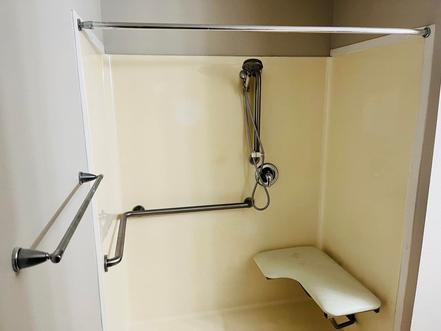 Bellingham Apartment: 4370-4380 Tull Road