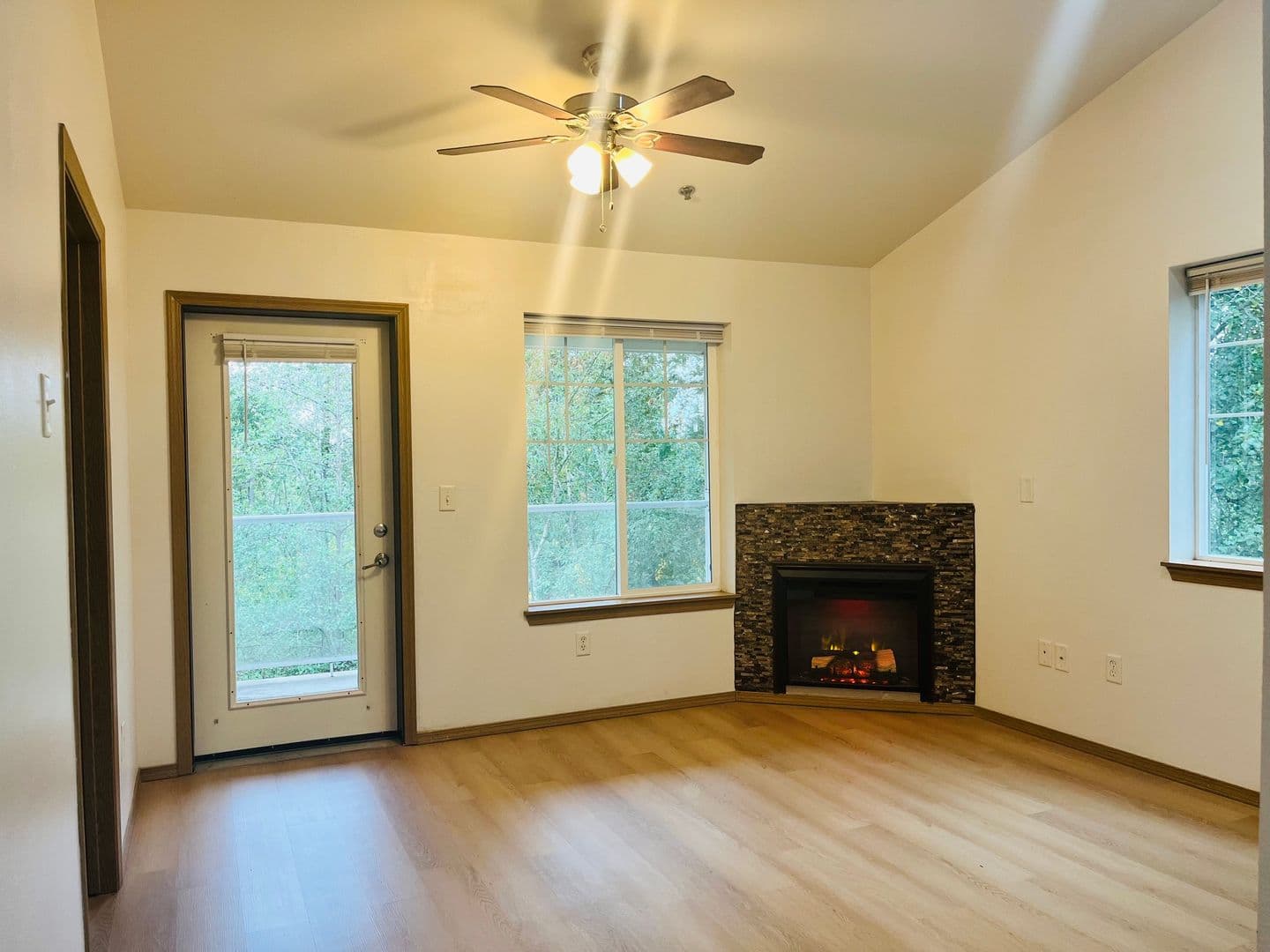 Bellingham Apartment: 4370-4380 Tull Road