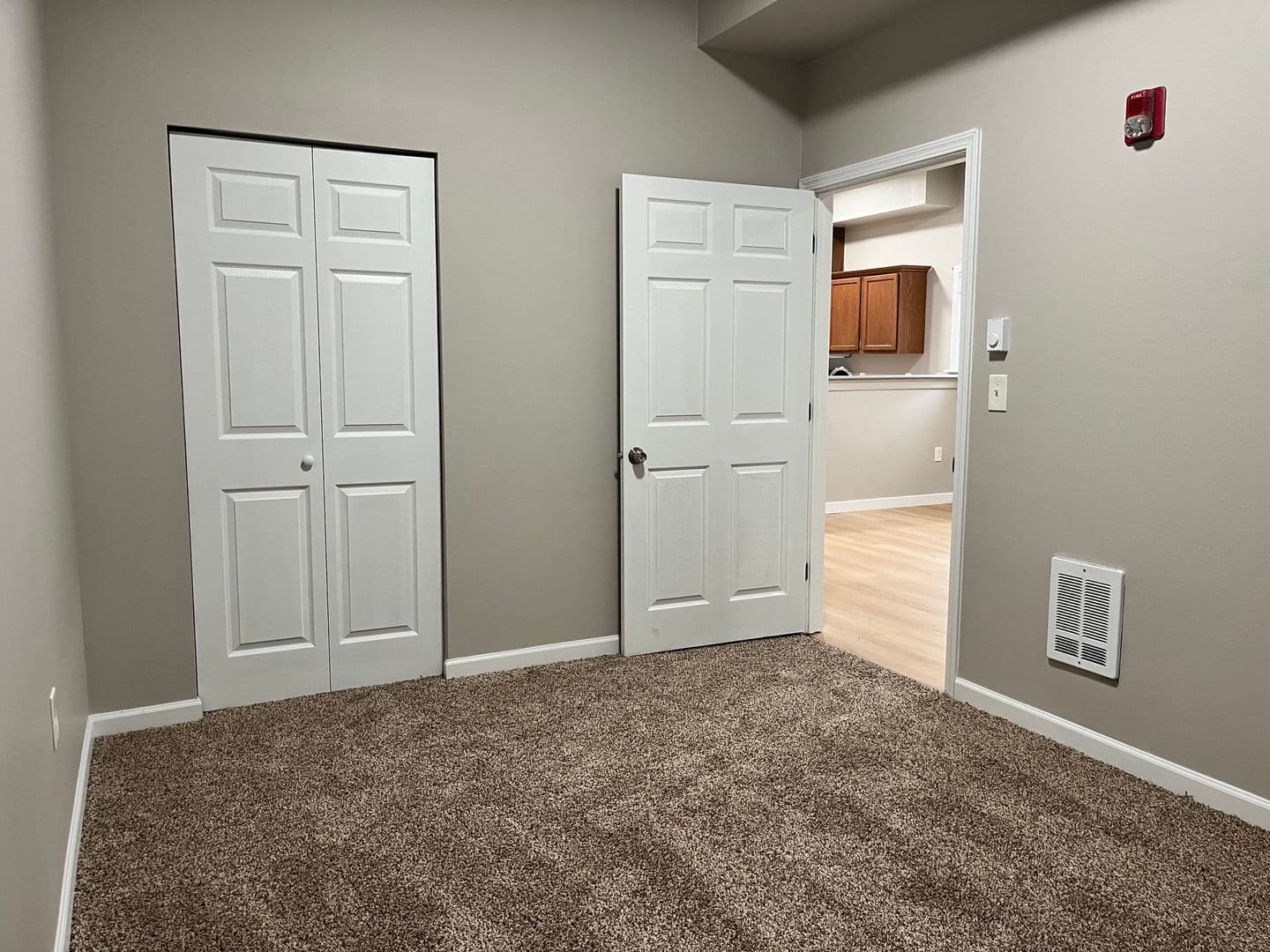 Bellingham Apartment: 4370-4380 Tull Road