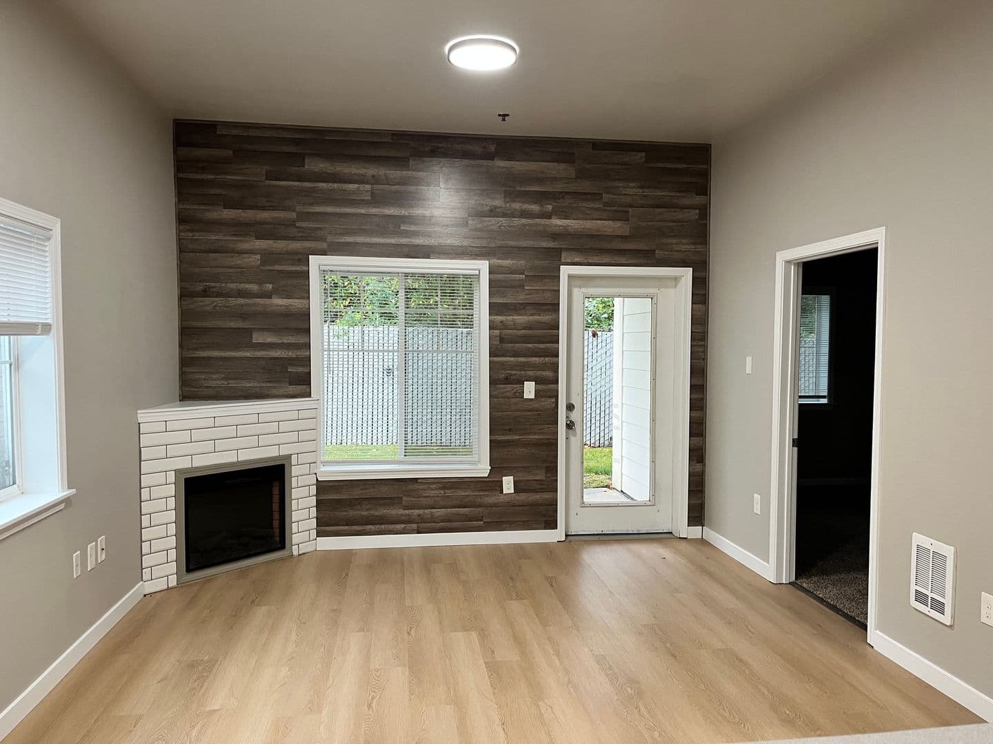 Bellingham Apartment: 4370-4380 Tull Road