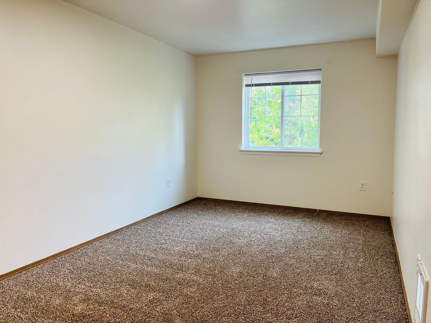 Bellingham Apartment: 4370-4380 Tull Road