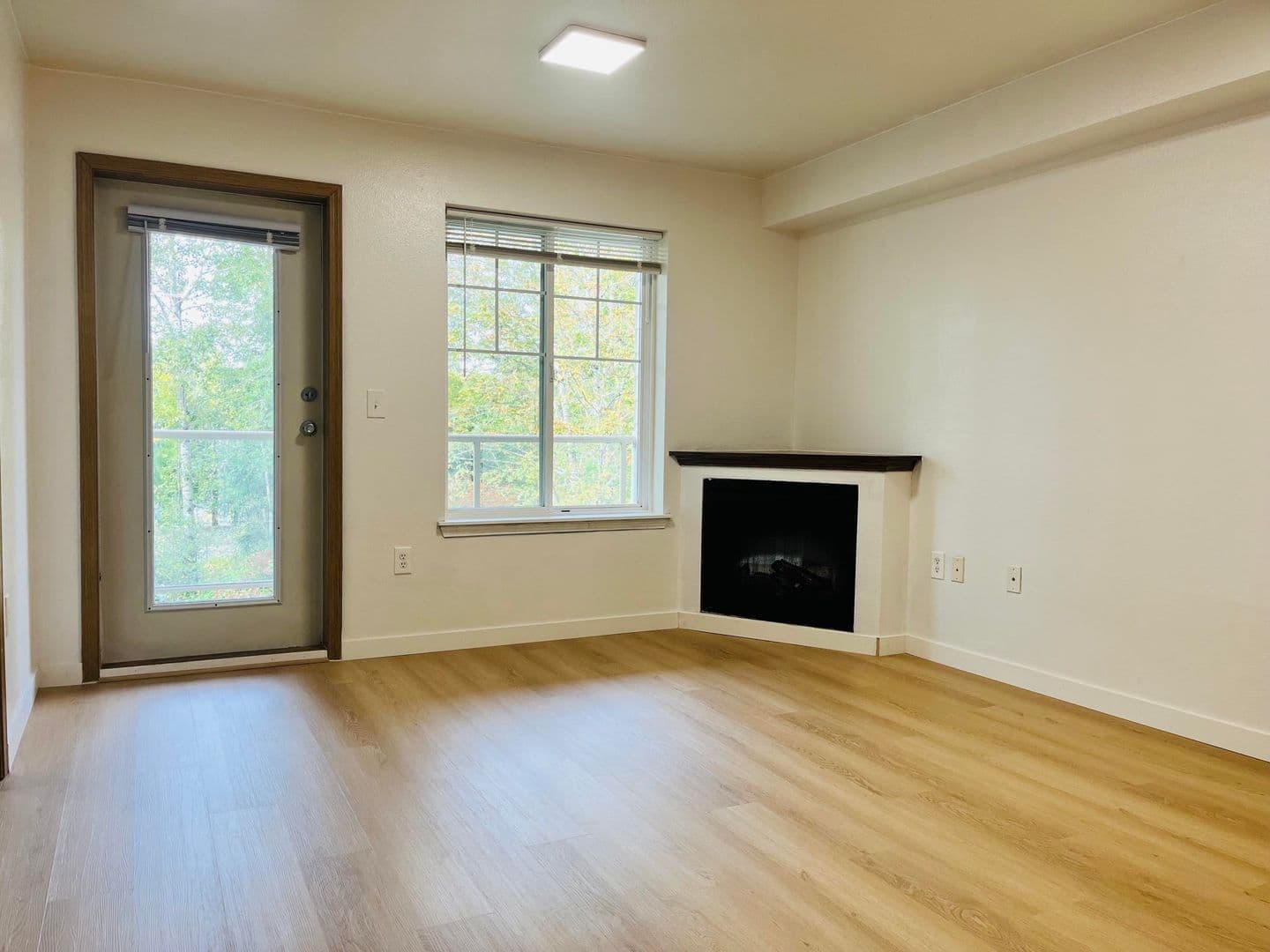 Bellingham Apartment: 4370-4380 Tull Road
