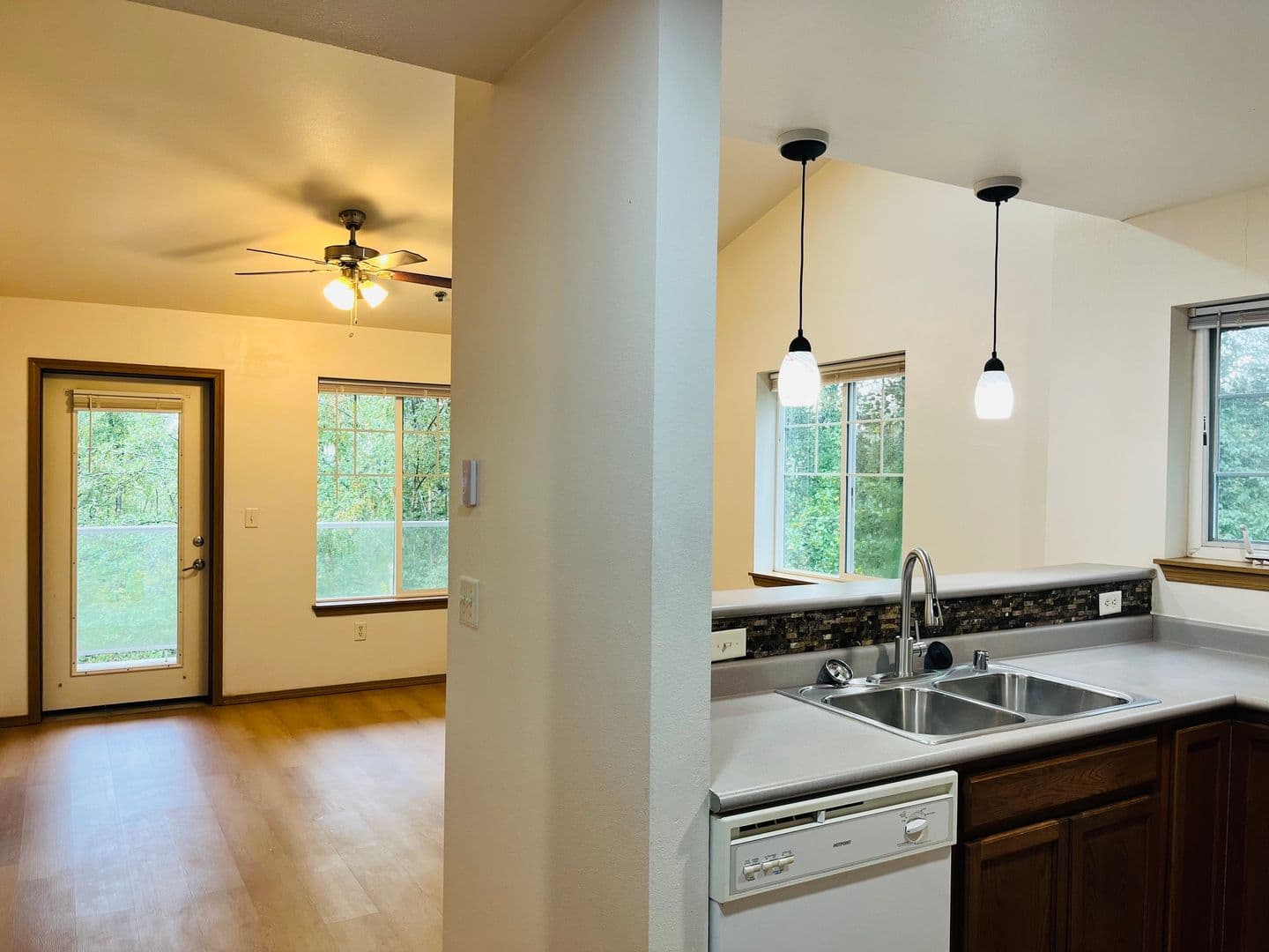 Bellingham Apartment: 4370-4380 Tull Road