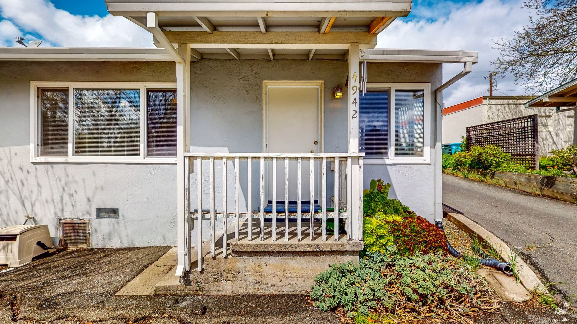 Santa Rosa Apartment: 4940-4942 Sonoma Highway