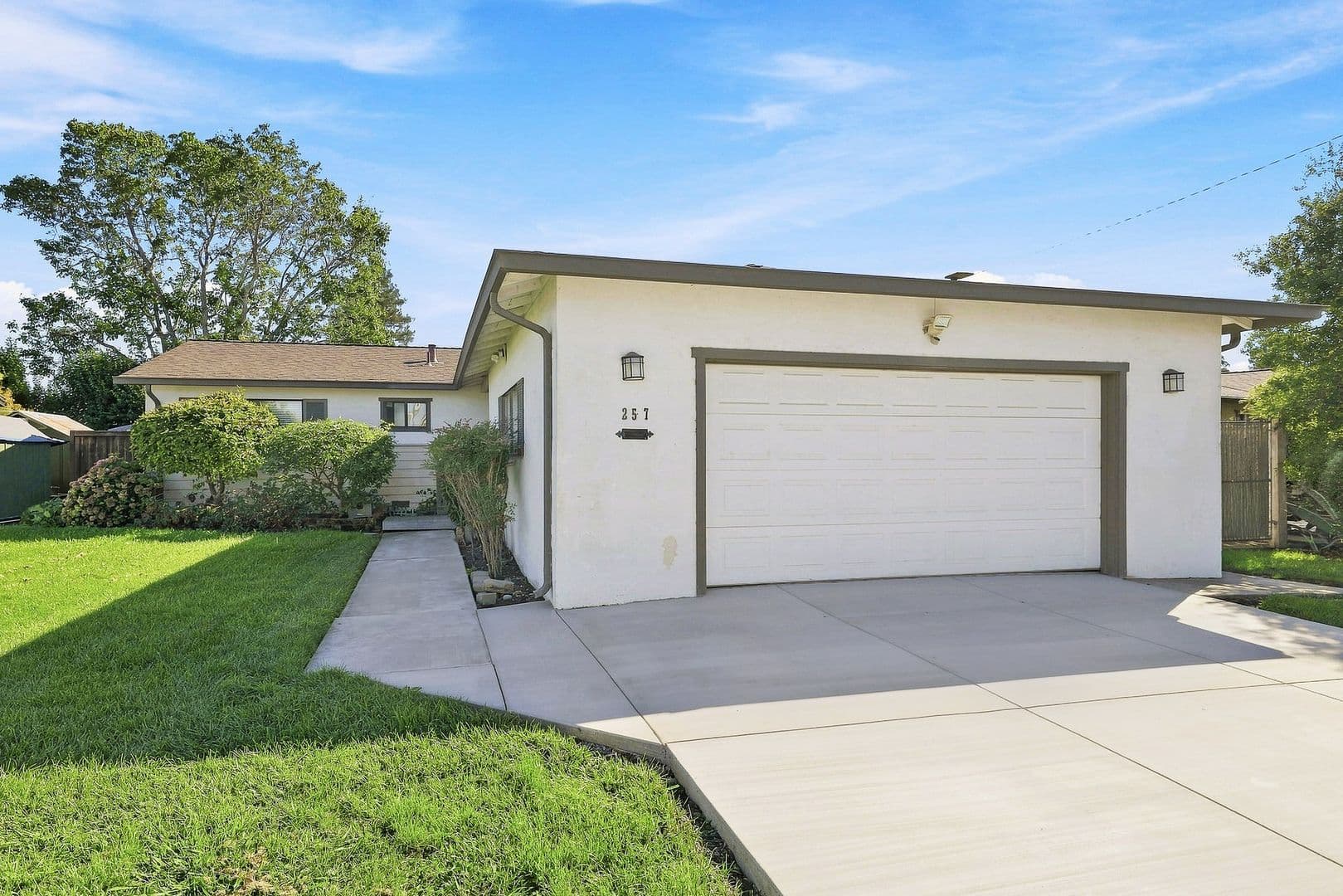 Rohnert Park House: 257 Allan Avenue
