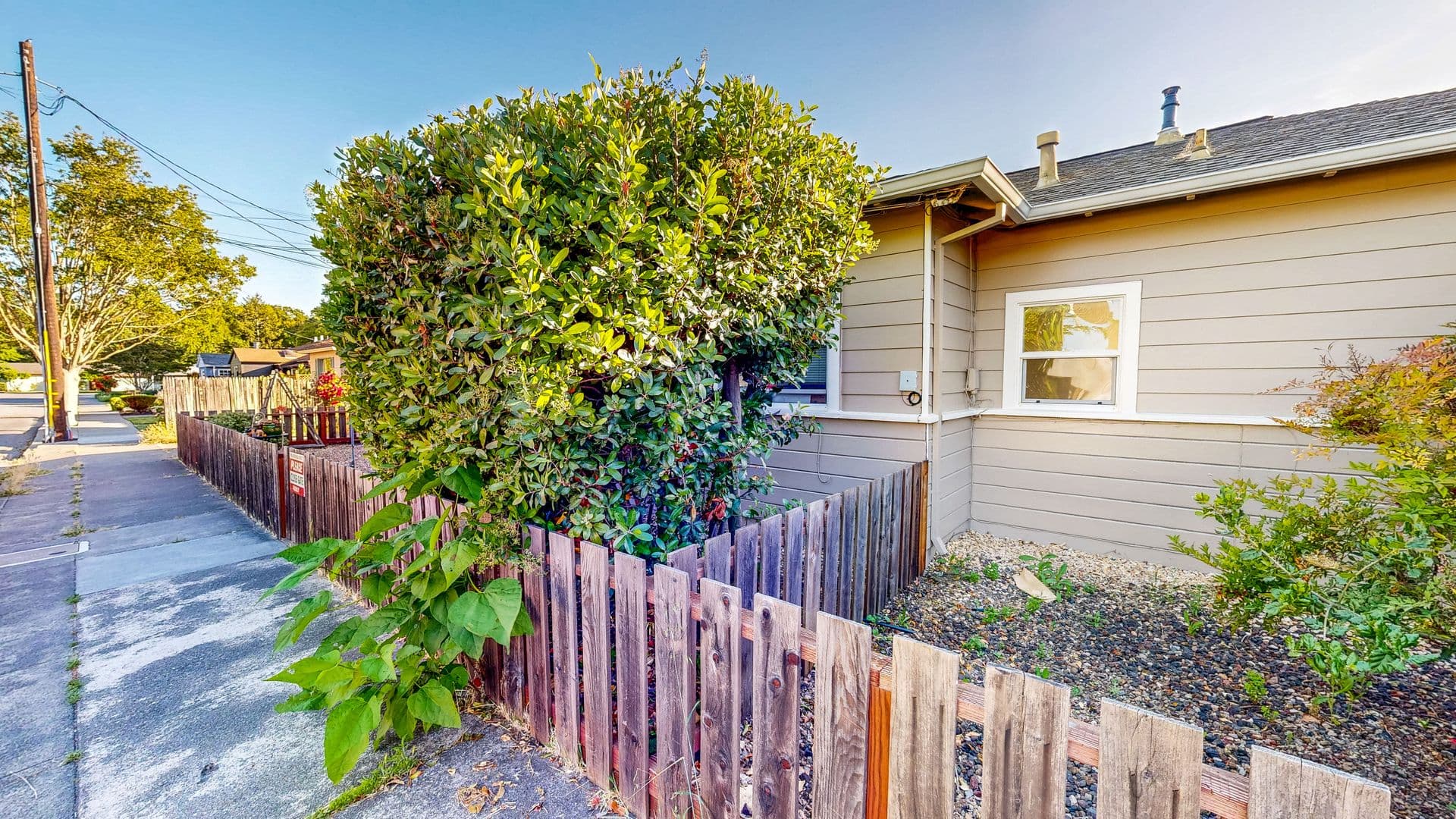 Santa Rosa Apartment: 1428-1430 Sonoma Avenue