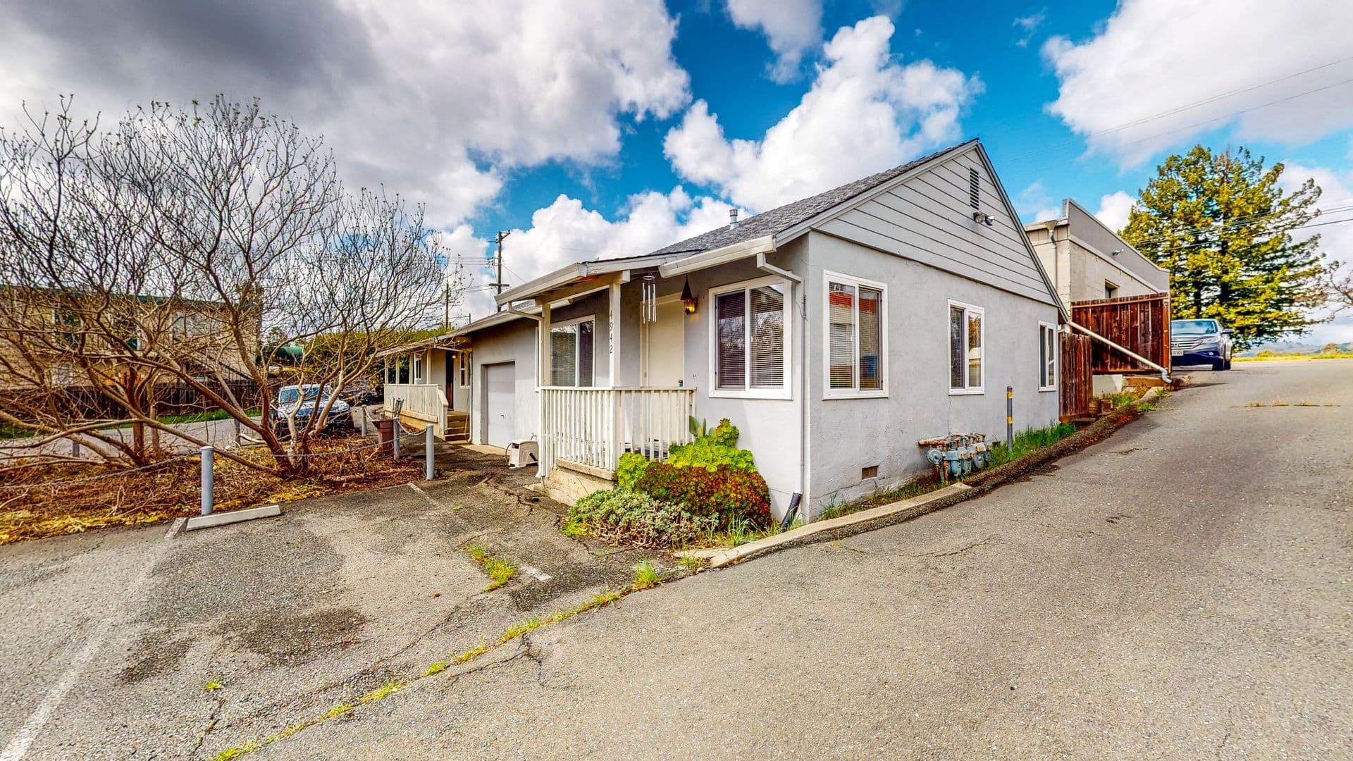Santa Rosa Apartment: 4940-4942 Sonoma Highway