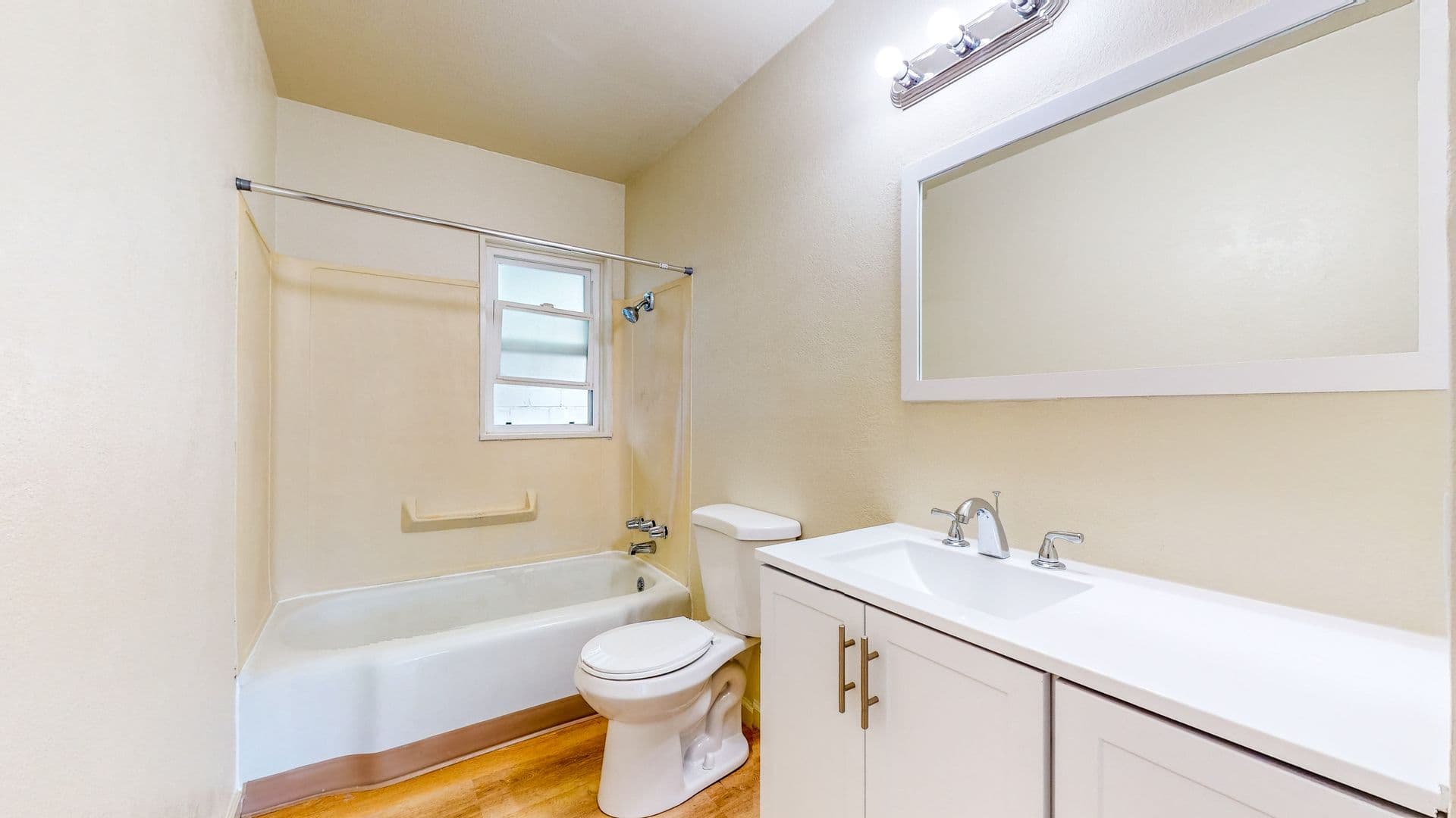 Santa Rosa Apartment: 4940-4942 Sonoma Highway
