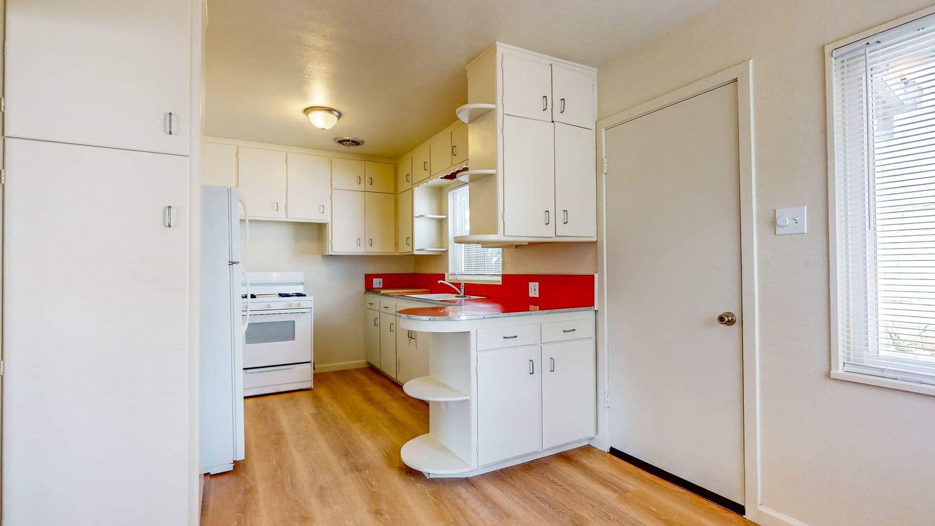 Santa Rosa Apartment: 4940-4942 Sonoma Highway