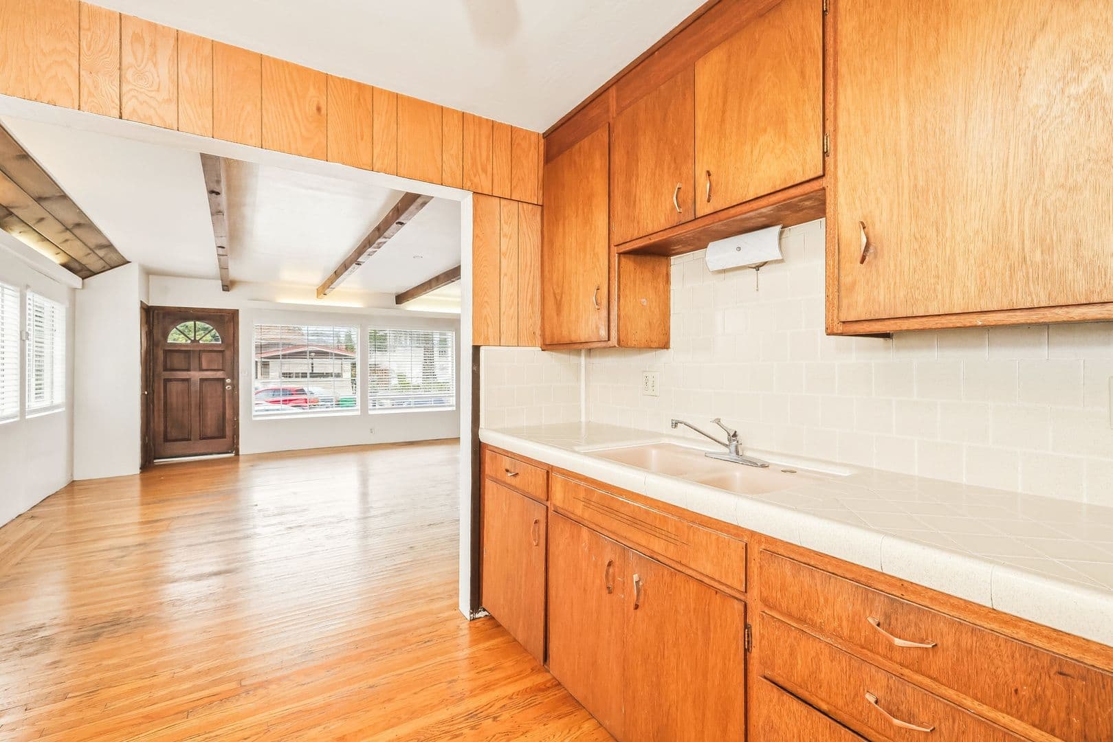 Santa Rosa Apartment: 420 Carrillo Street
