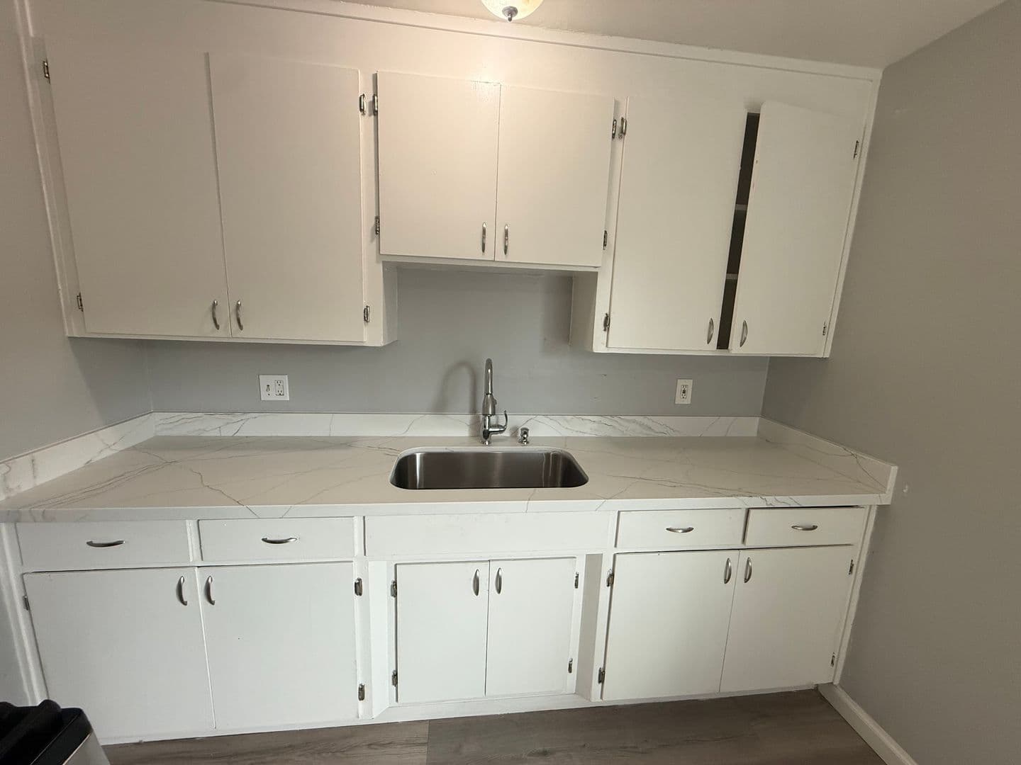 Gilroy Apartment: 8001 Church Street