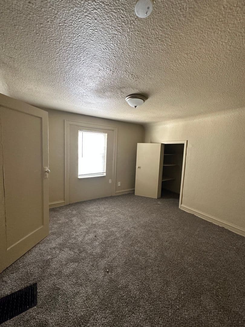Kansas City House: 4405 Norledge Ave
