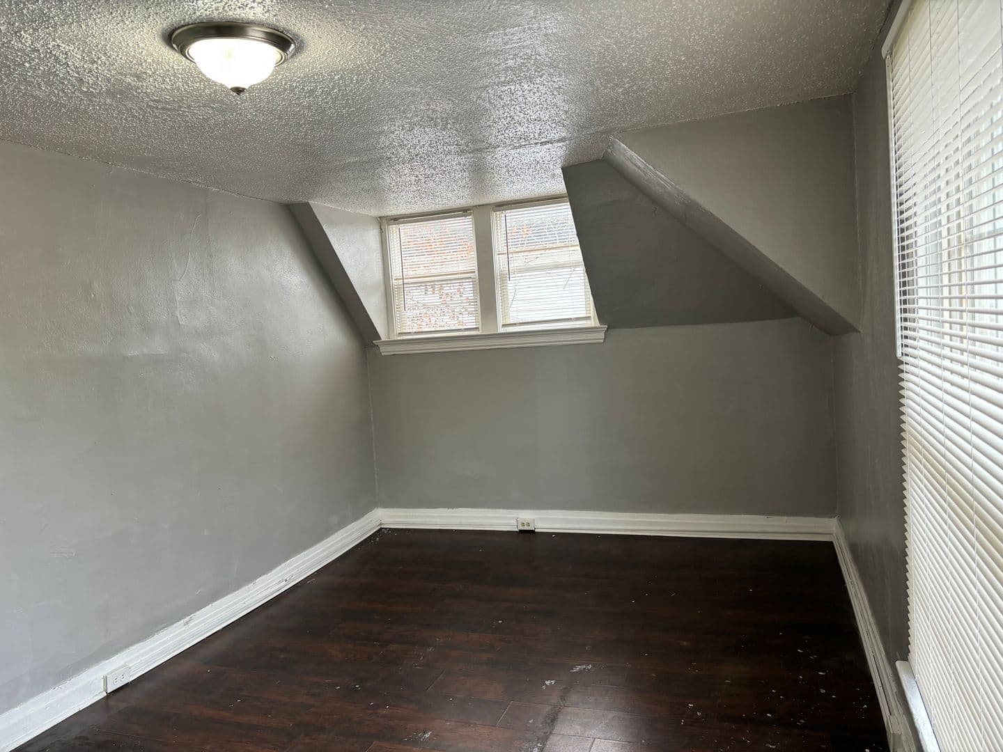 St Louis House: 2427 Switzer Ave