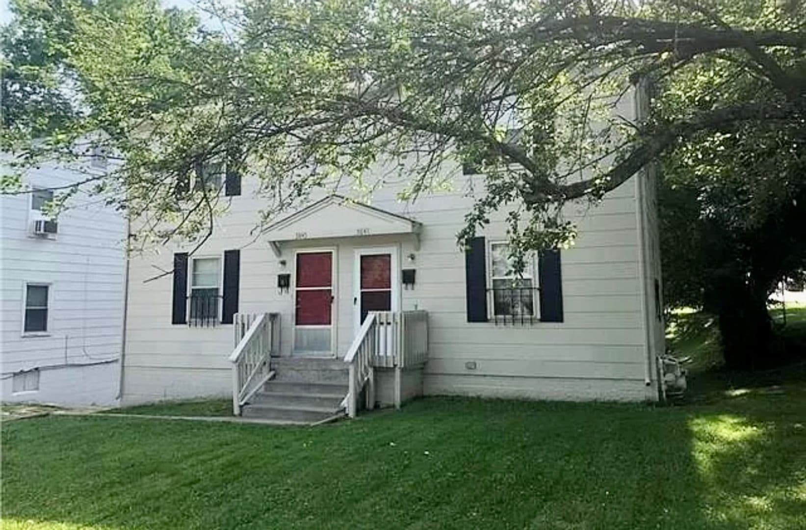Kansas City Apartment: 5845-5847 Bellefontaine Ave