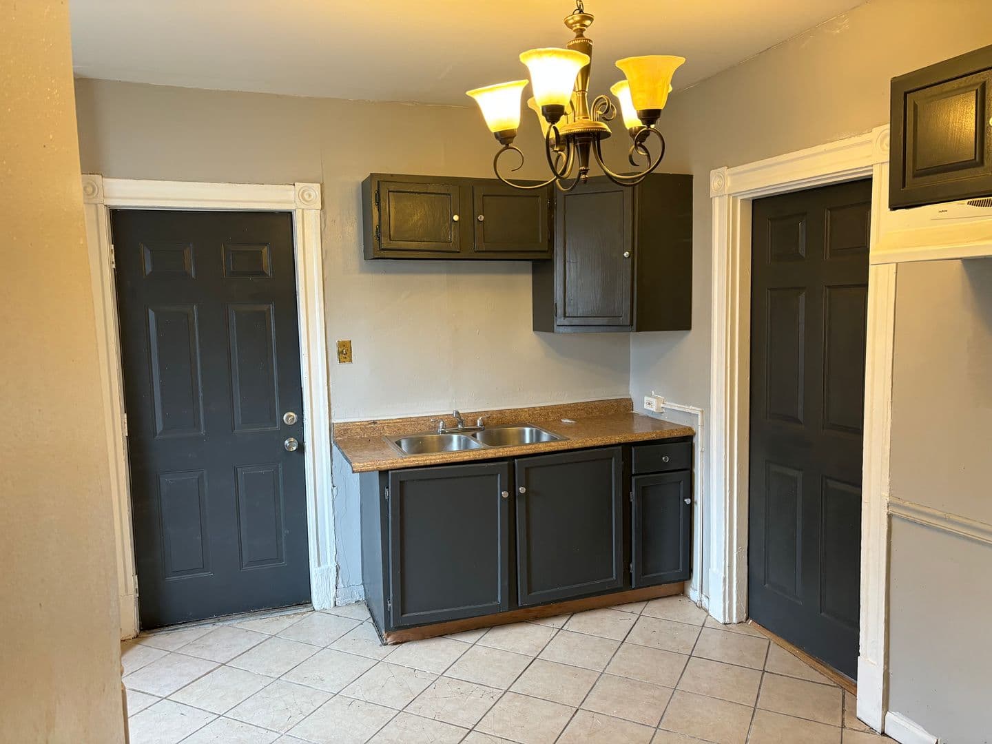 St Louis House: 2427 Switzer Ave