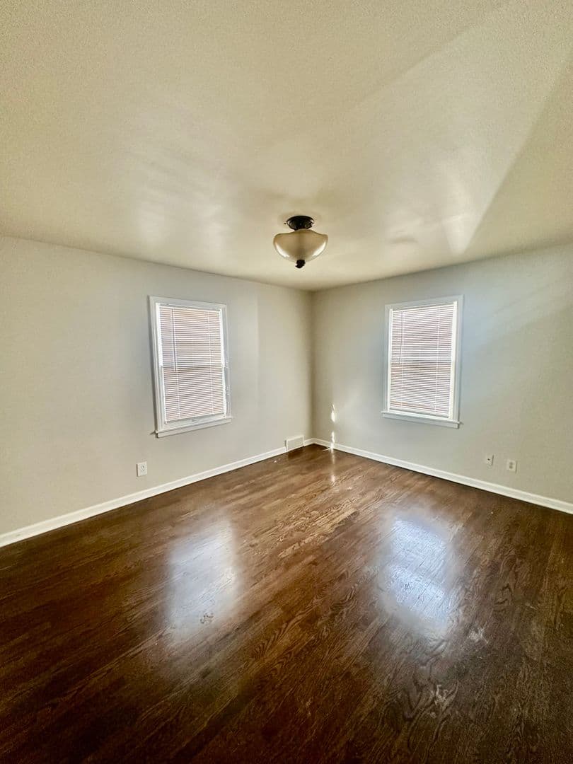 Kansas City Apartment: 5845-5847 Bellefontaine Ave