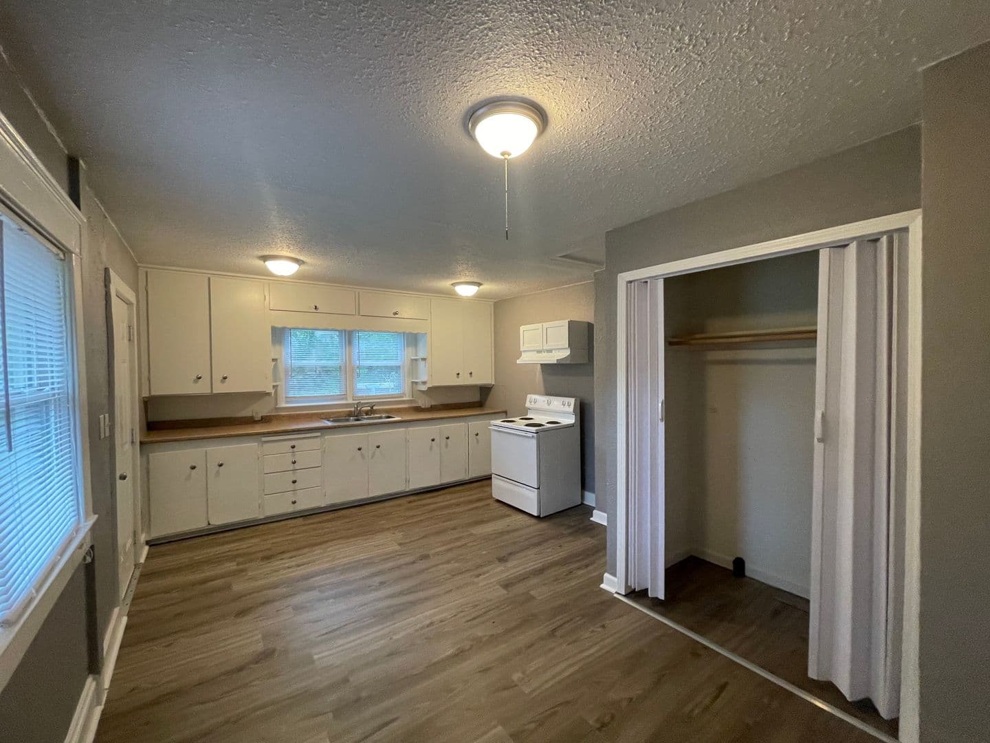 Kansas City House: 8226 Flora Ave