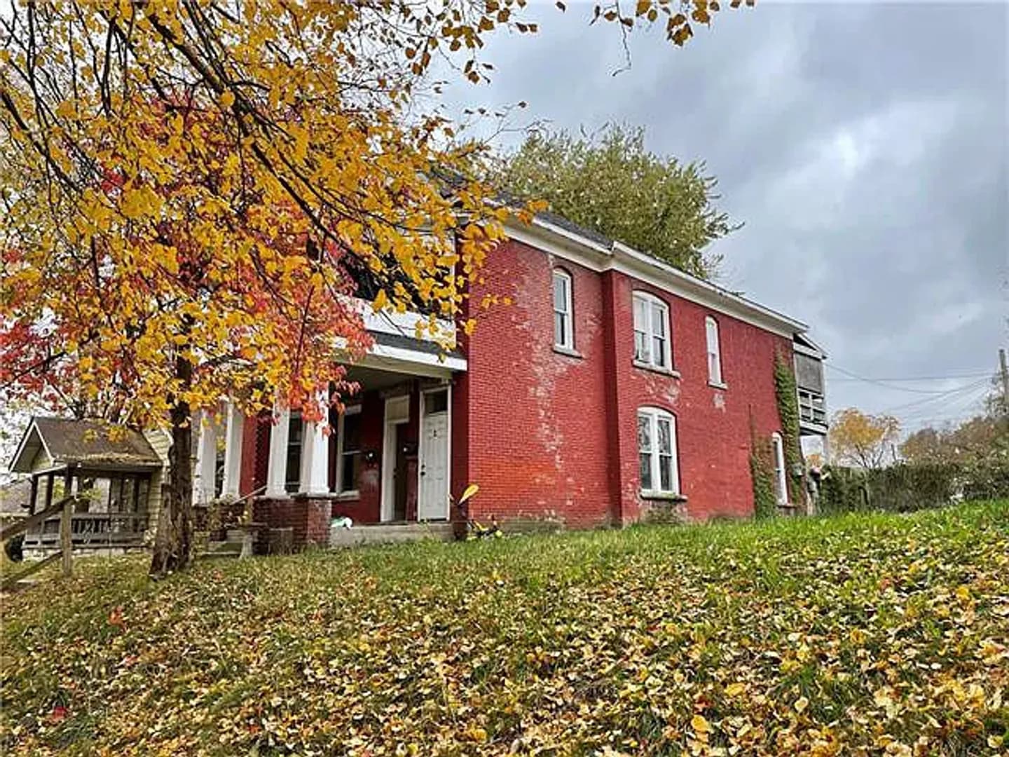 Kansas City Apartment: 814 Elmwood Ave