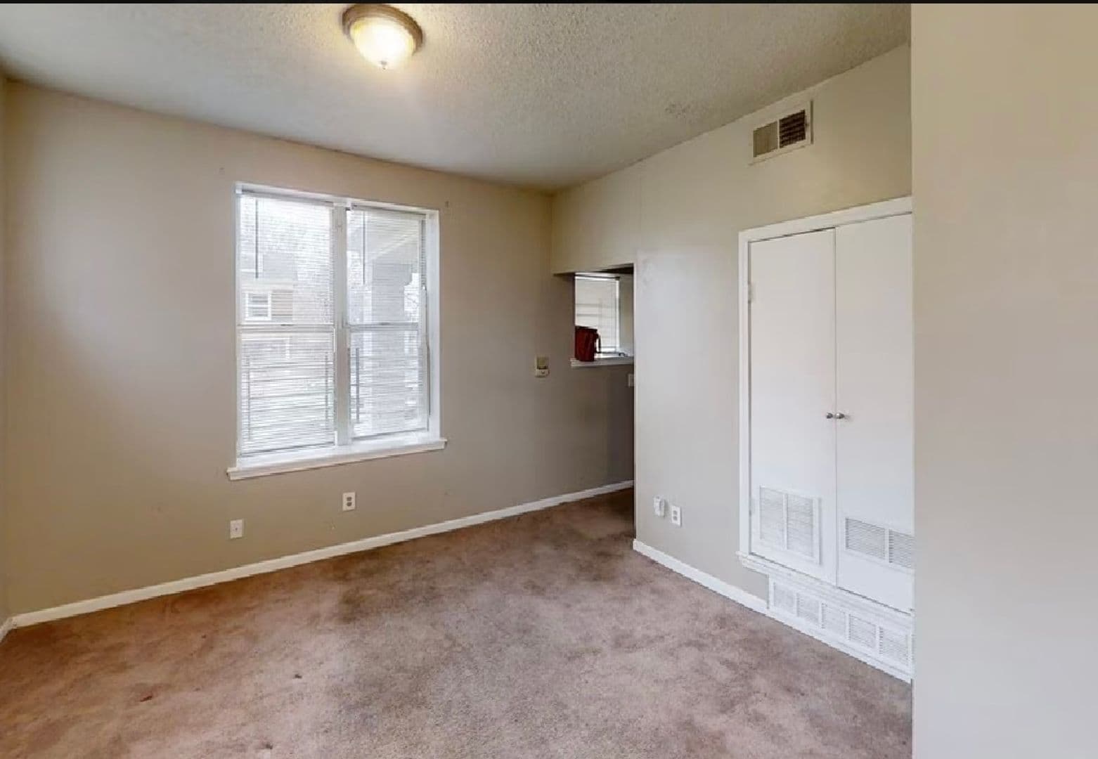 Kansas City Apartment: 3220 E 10th St