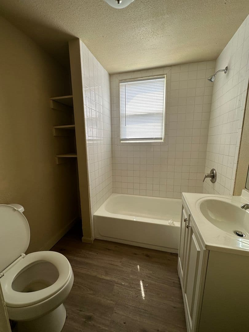 Kansas City House: 4405 Norledge Ave
