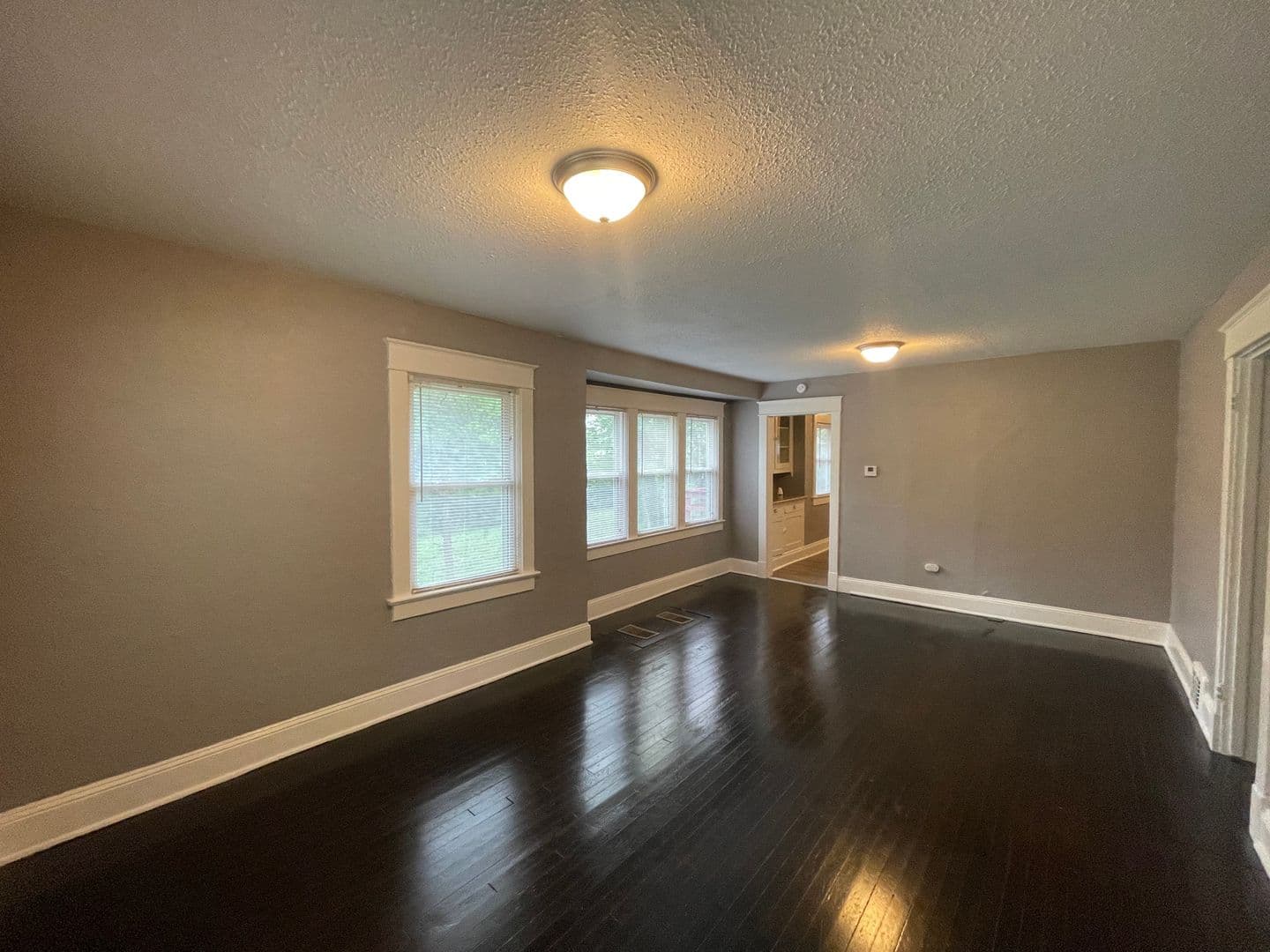 Kansas City House: 8226 Flora Ave