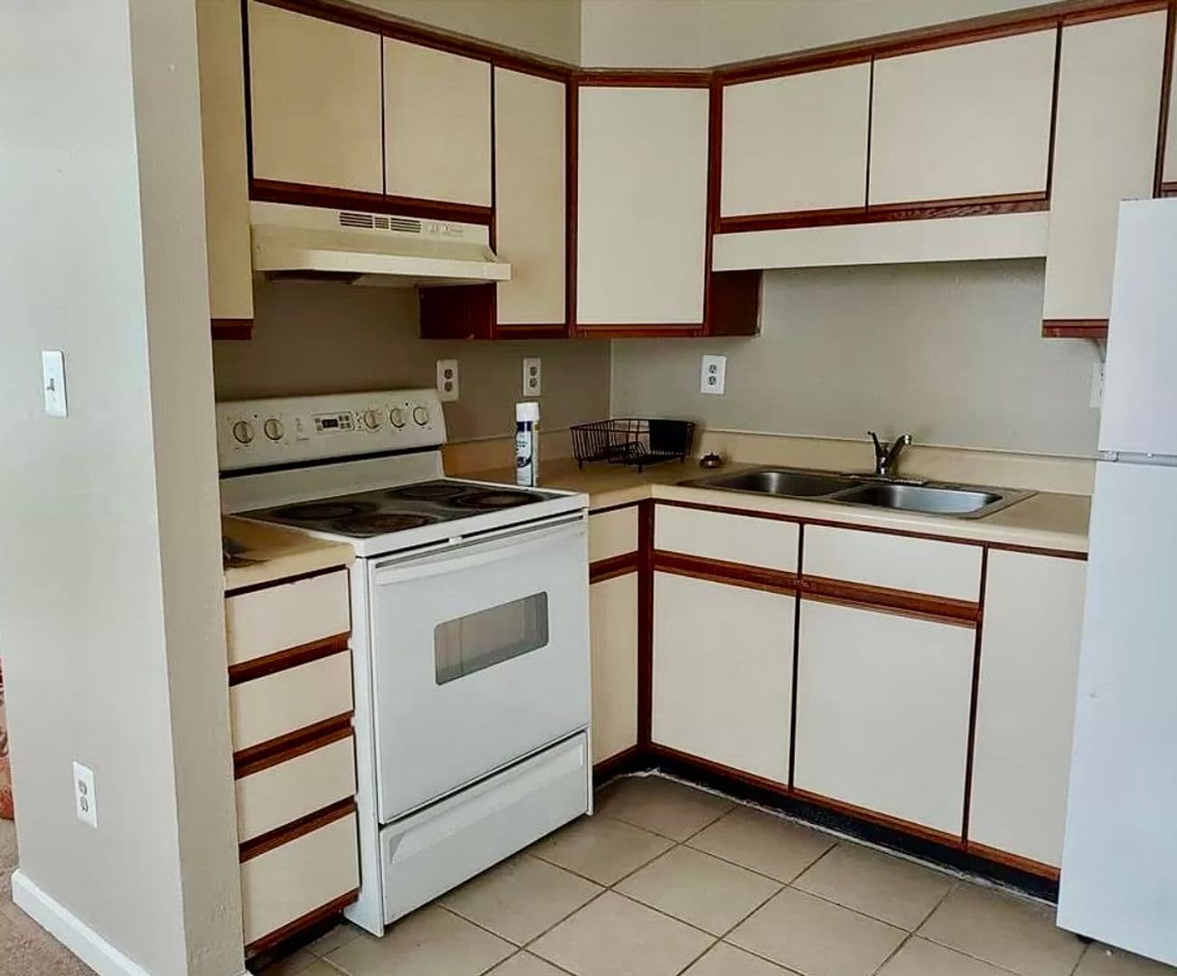 Kansas City Apartment: 3220 E 10th St