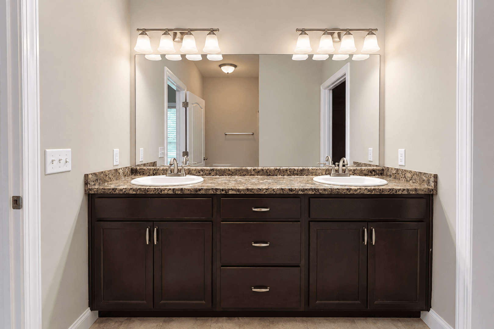 Cookeville House: 1566 Lake Villa Cir