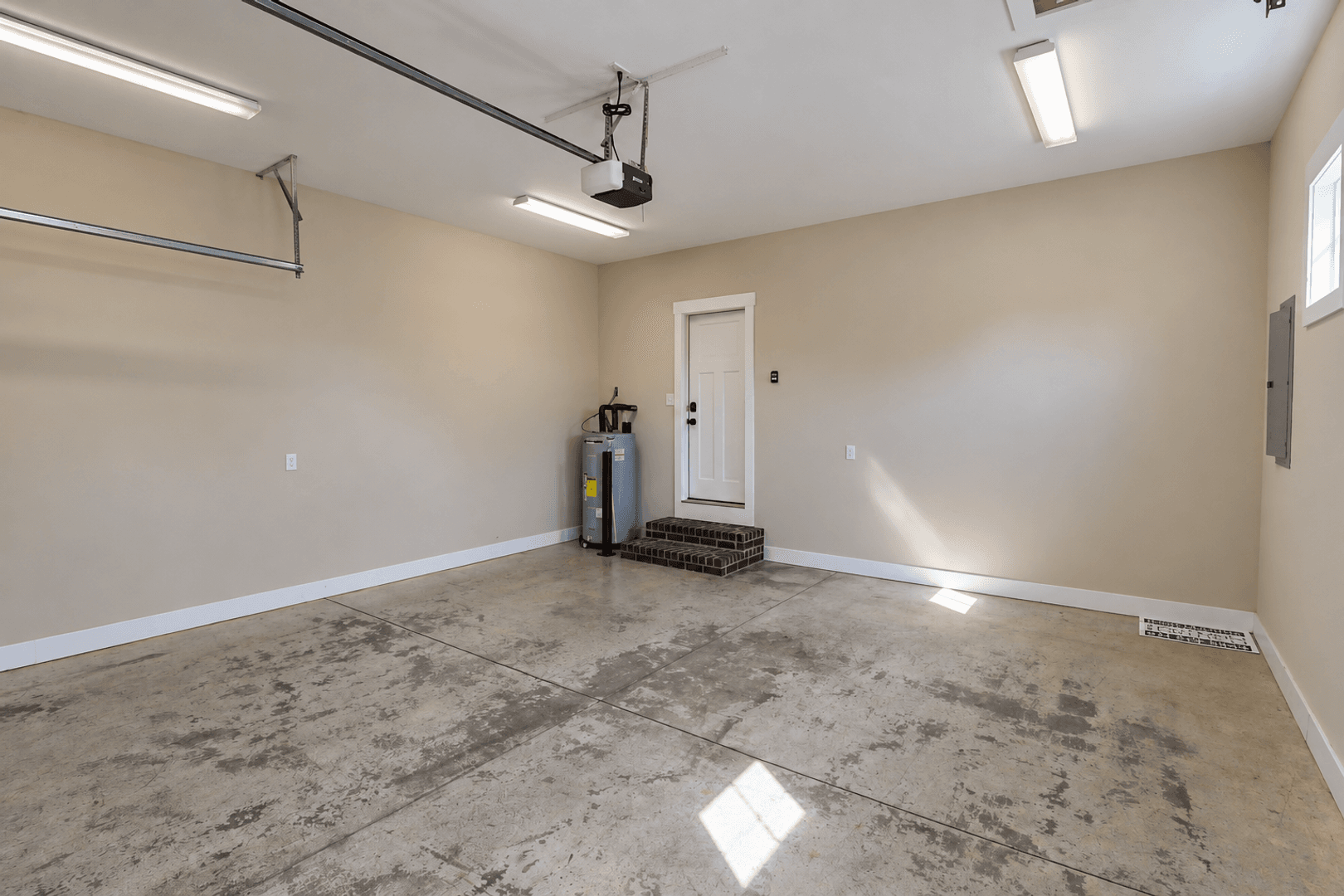 Cookeville House: 1137 Crosspointe Drive