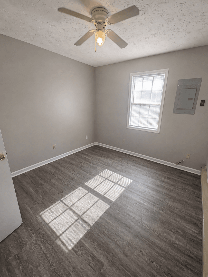 Jamestown Apartment: 340 West Briar Ave