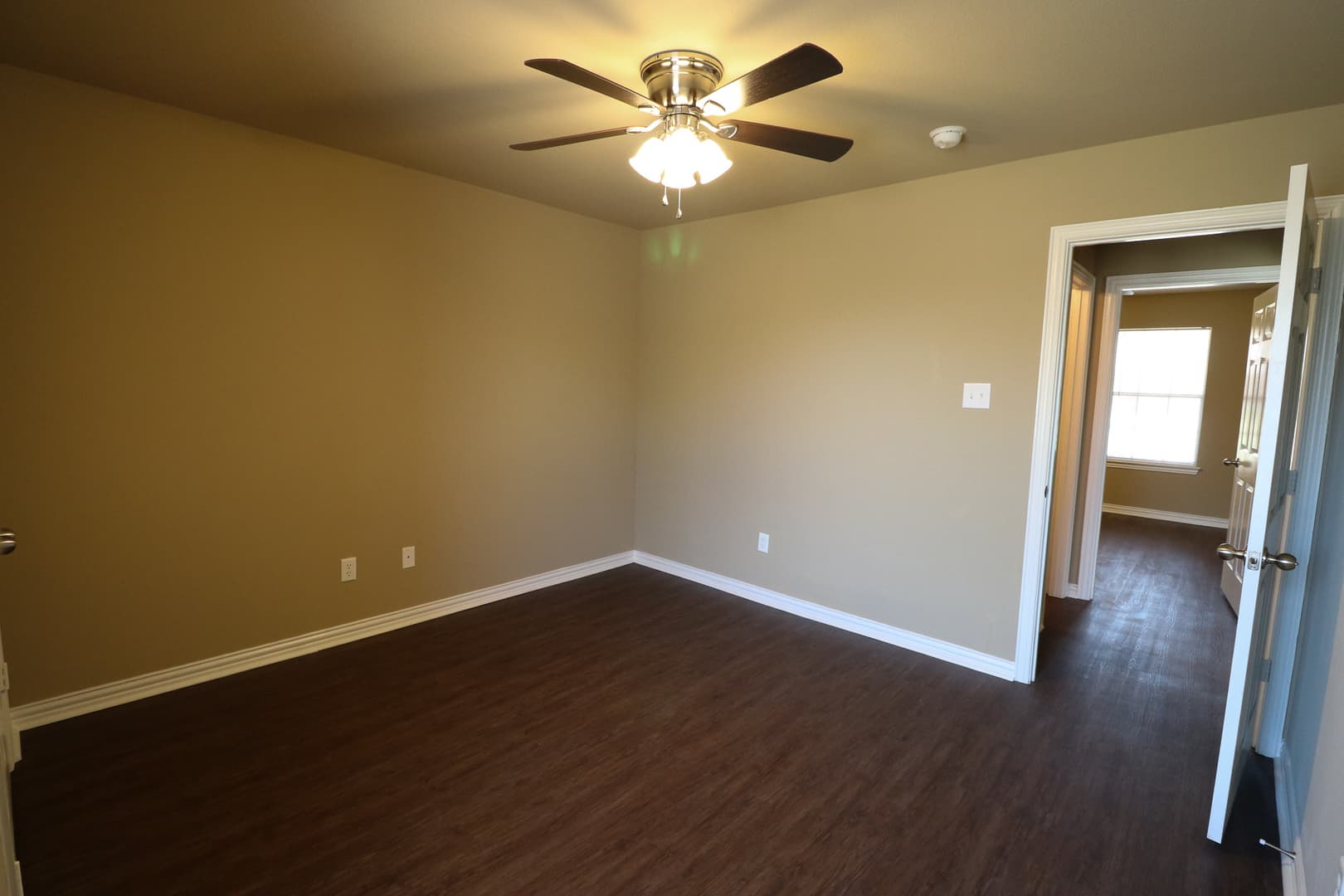 Robinson Apartment: 3001 Breton Street