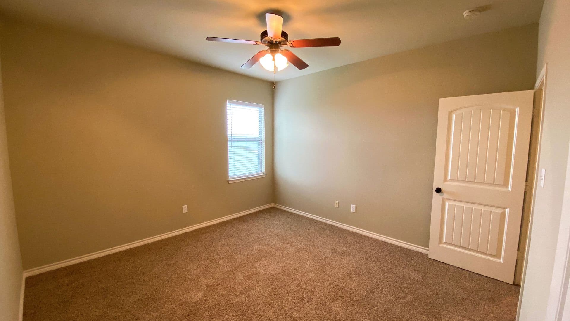Robinson Apartment: 3132 Stallion Drive