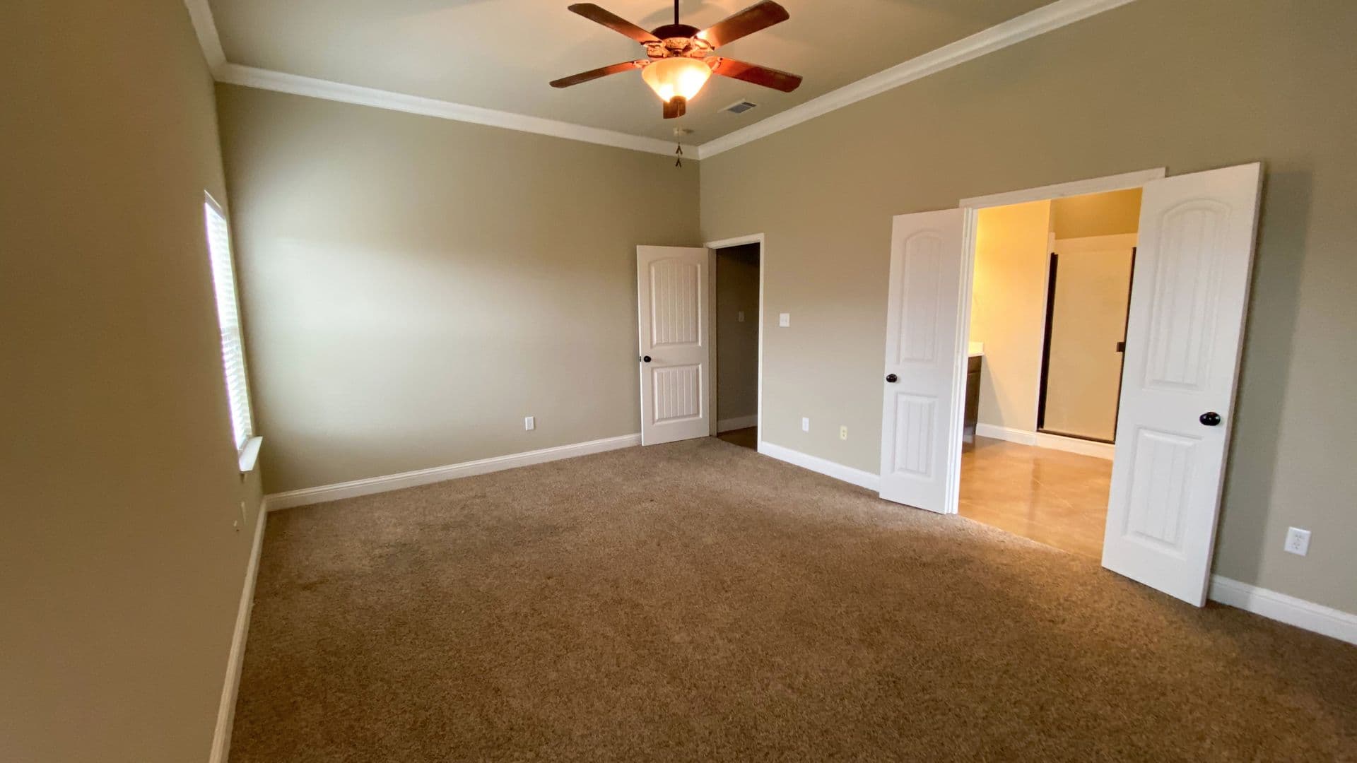 Robinson Apartment: 3132 Stallion Drive