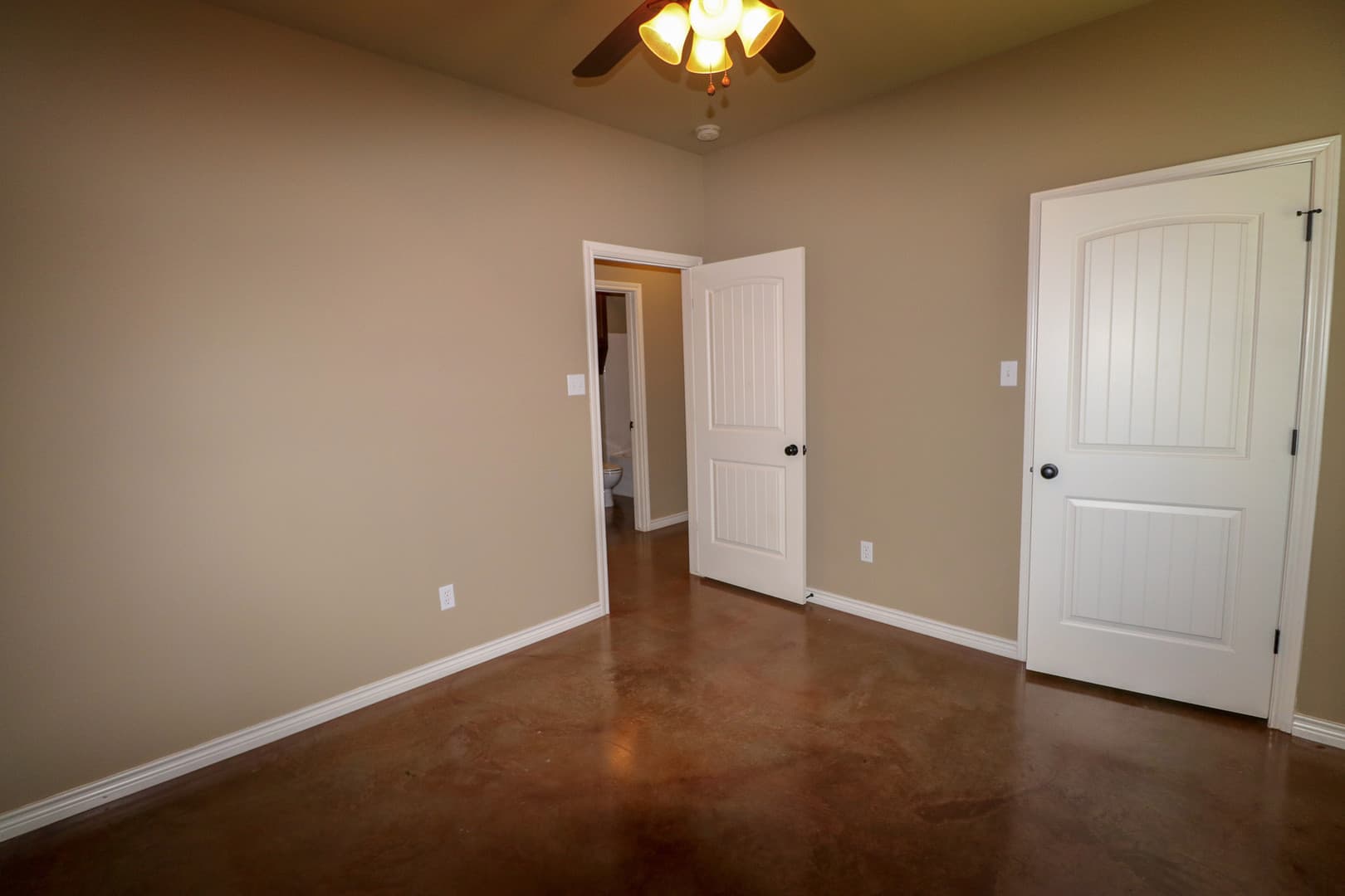 Robinson House: 3125 Silver Saddle
